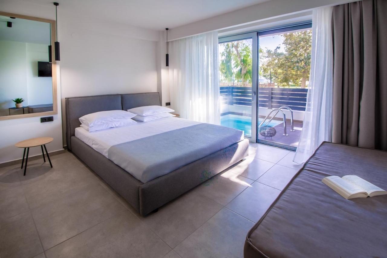 Aelia Seaside Luxury Suites Неа Карвали Екстериор снимка