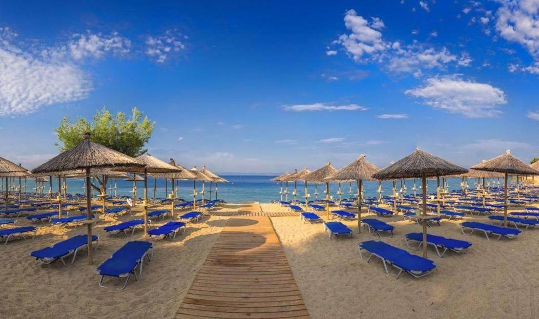 Aelia Seaside Luxury Suites Неа Карвали Екстериор снимка