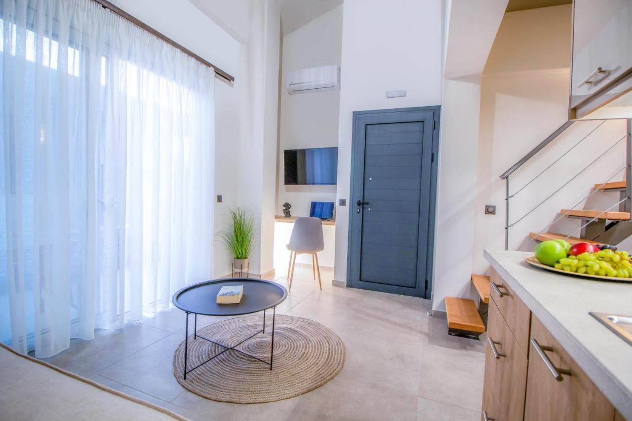 Aelia Seaside Luxury Suites Неа Карвали Екстериор снимка
