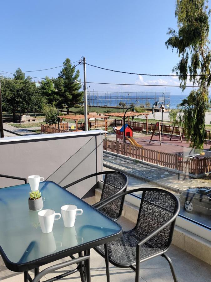 Aelia Seaside Luxury Suites Неа Карвали Екстериор снимка