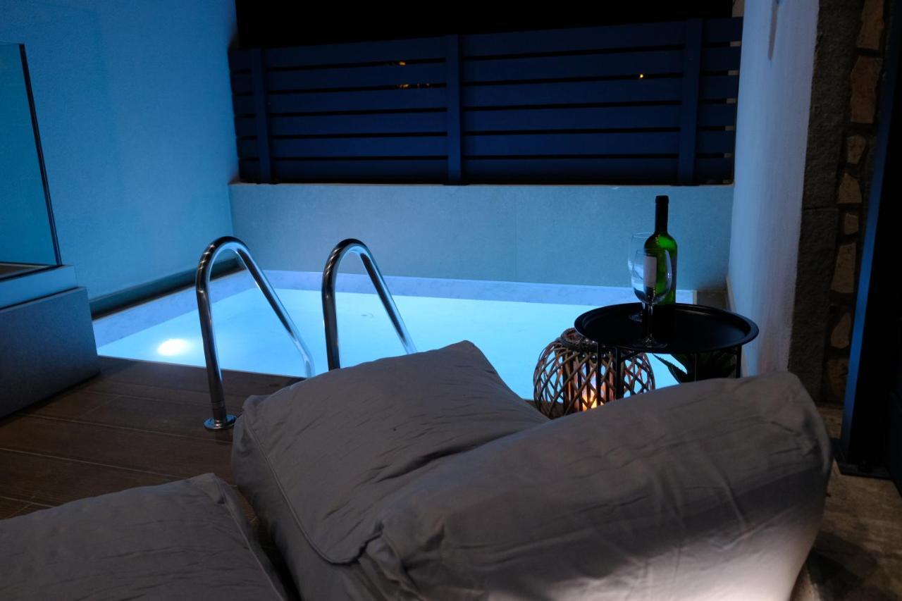 Aelia Seaside Luxury Suites Неа Карвали Екстериор снимка