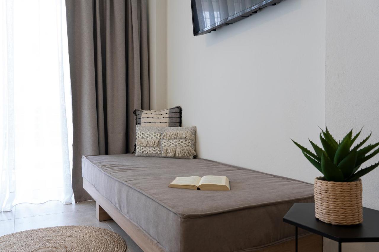 Aelia Seaside Luxury Suites Неа Карвали Екстериор снимка