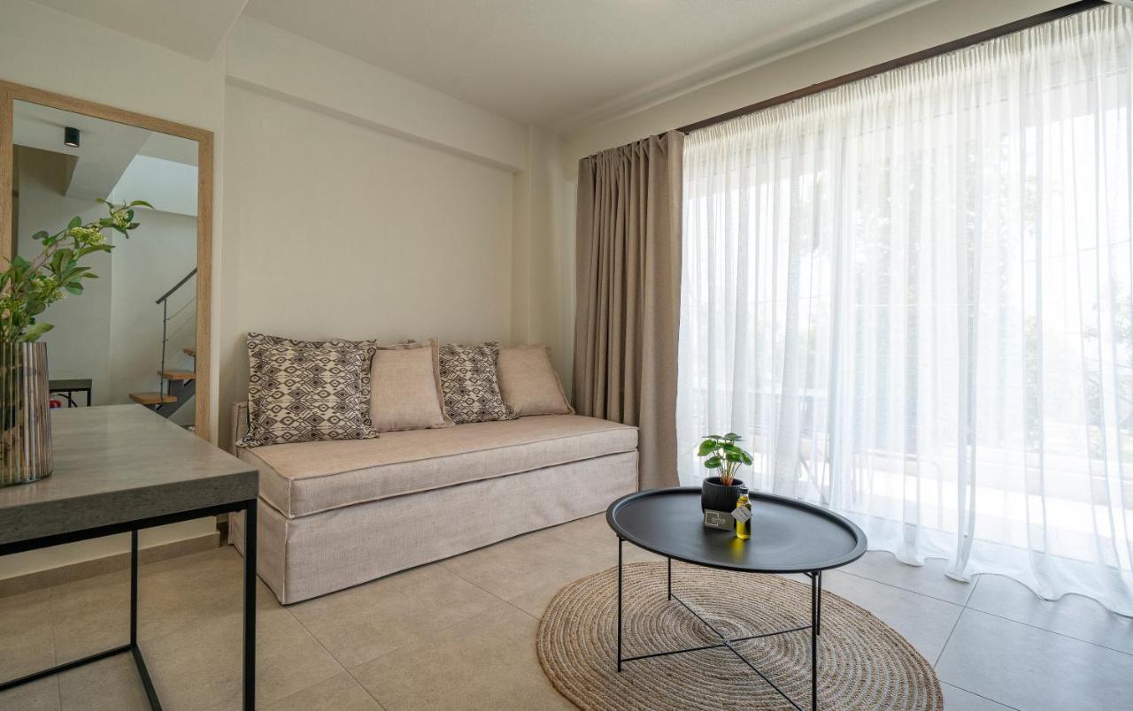 Aelia Seaside Luxury Suites Неа Карвали Екстериор снимка