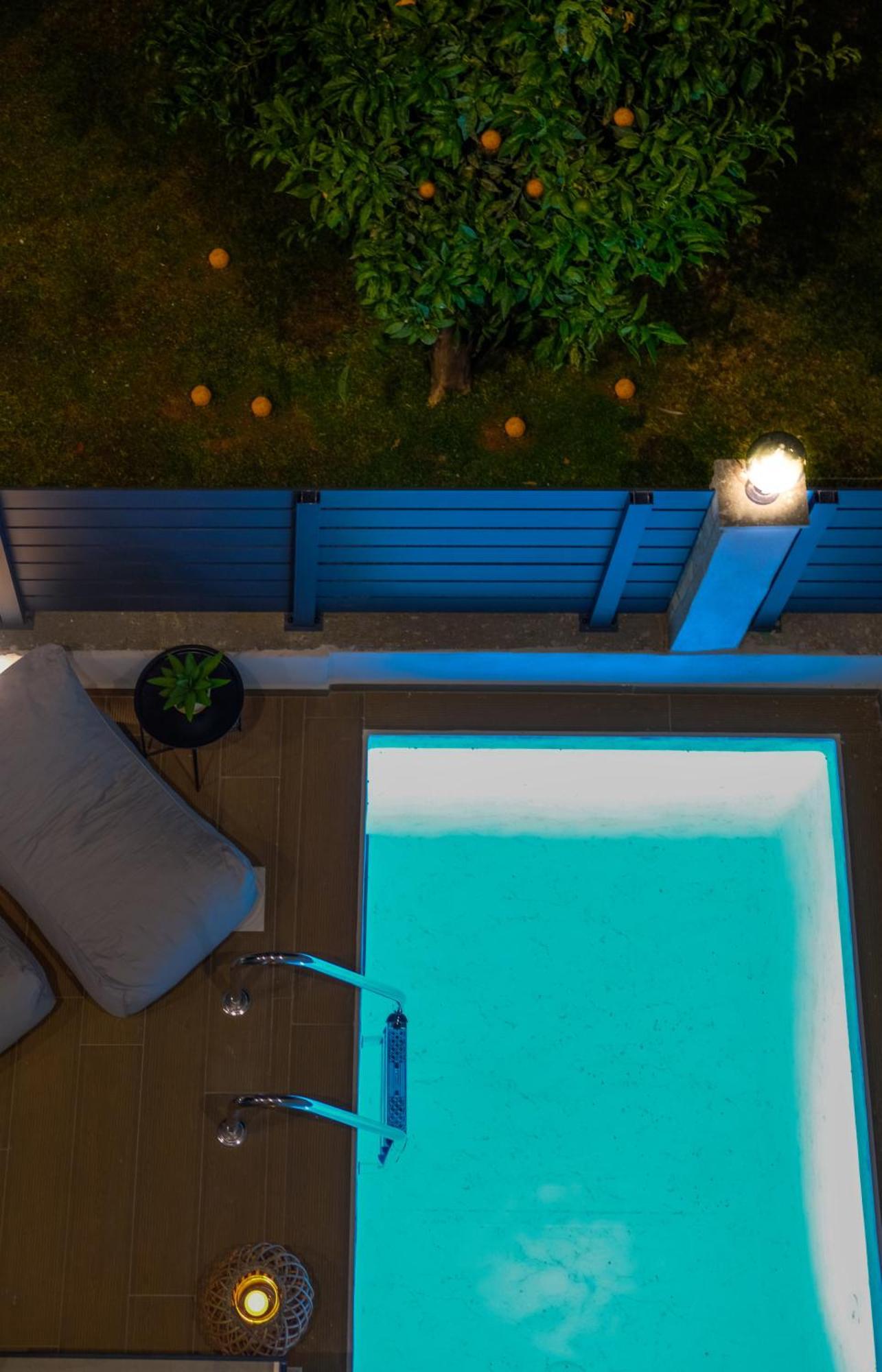 Aelia Seaside Luxury Suites Неа Карвали Стая снимка